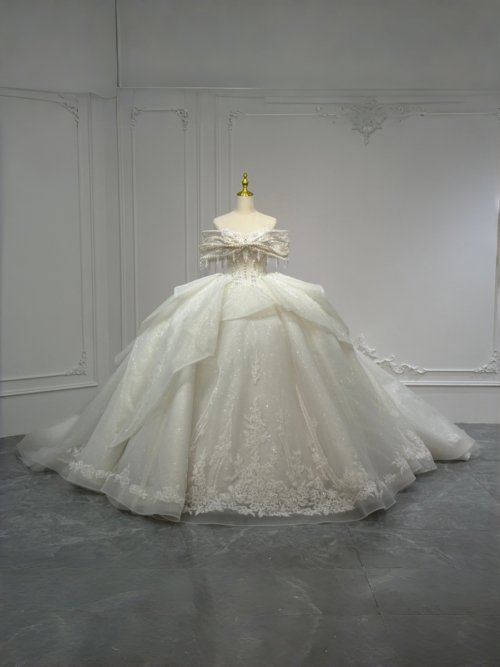 Luxury Ivory Wedding Dress Off Shoulder Ball Gown Lace Applique Wedding Dress Beaded Tassel Bridal Gown With Cathedral Train