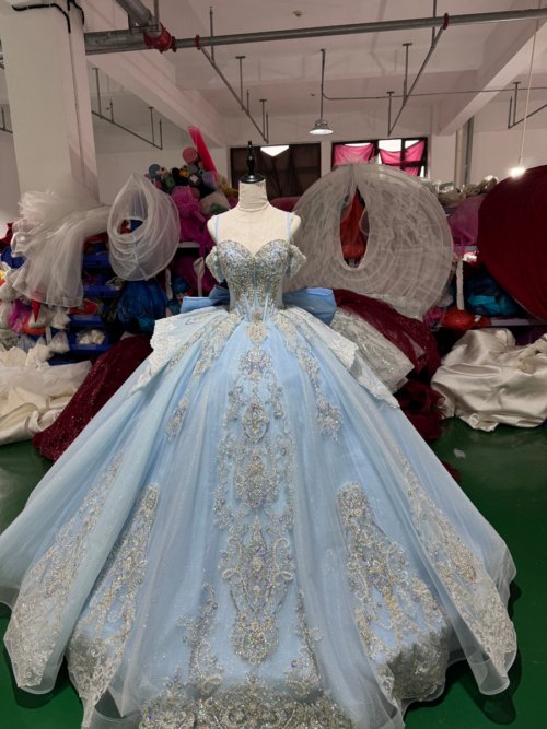 Luxury Sky Blue Quinceanera Dress Ball Gown Beaded Sequins Sparkly Sweet 16 Gown Lace Up Back Bow Appliques Tulle Prom Quinceanera Dress Birthday Gown
