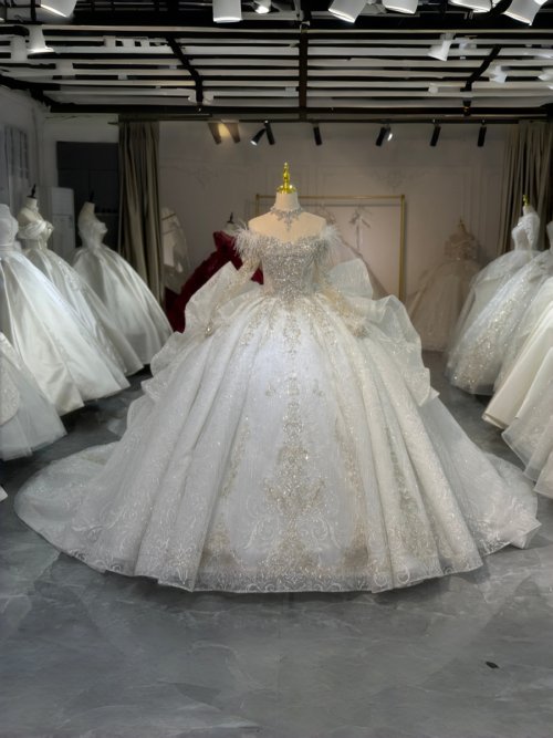 Luxurious Ivory Wedding Dress Off Shoulder Feather Sequin Wedding Dress Ball Gown Ruffle Cathedral Train Bridal Gown