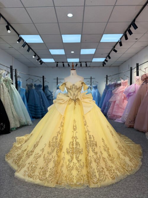 Elegant Yellow Quinceanera Dress Off Shoulder Gold Lace Quinceanera Dress Royal Ball Gown Princess Debutante Gown