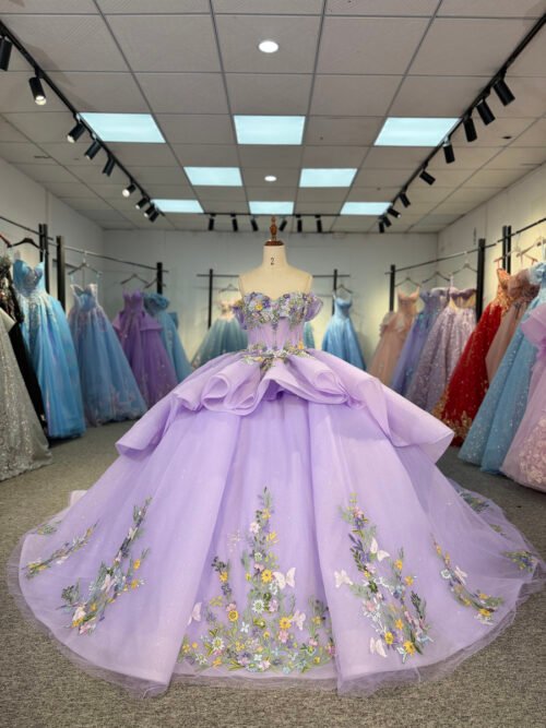 Gorgeous Lavender Quinceanera Dress Strapless Butterfly Applique Quinceanera Dress 3D Floral Ball Gown Garden Party Gown