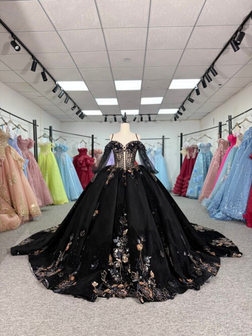Luxury Black Quinceanera Dress Long Sleeve Gold Embroidery Cathedral Train Ball Gown Masquerade Party Gown