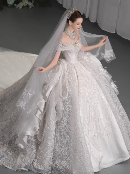 Elegant Ivory Wedding Dress Long Sleeve Lace Applique Wedding Dress Cathedral Train Bridal Gown