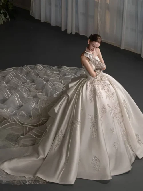 High End Ivory Wedding Dress Sleeveless Satin Pleated Wedding Dress Simple Elegant Bridal Gown