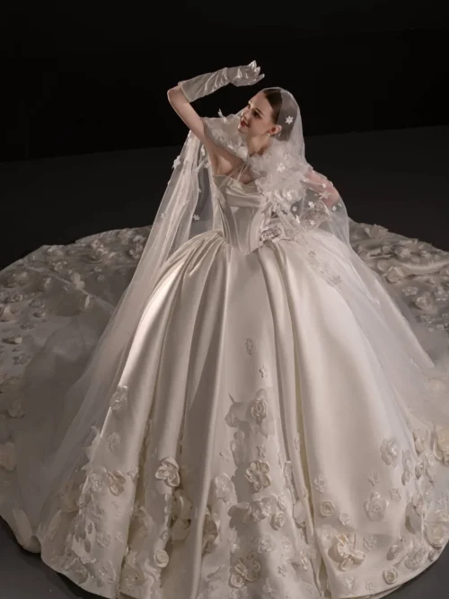 Timeless Ivory Wedding Dress Ball Gown Satin Lace Applique Long Sleeve Bridal Gown Elegant Regal Wedding Dress