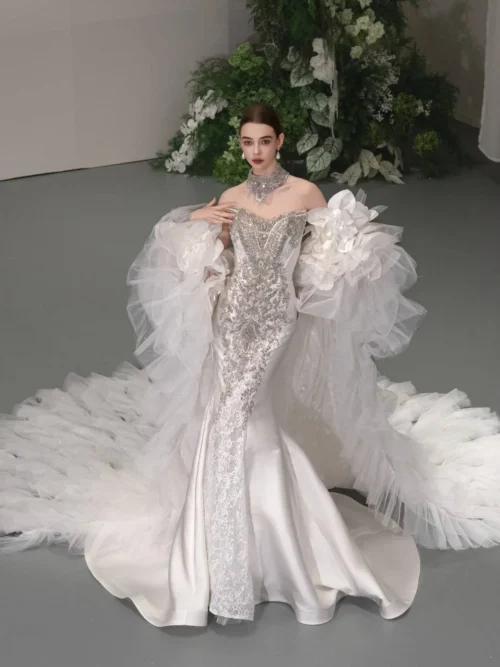 Stunning Ivory Wedding Dress Mermaid Strapless Feather Cape Wedding Dress Sequin Luxury Slim Fit Bridal Gown