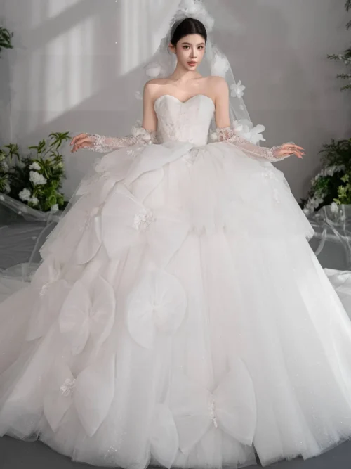 Graceful Ivory Wedding Dress Ball Gown Strapless Tiered Tulle Wedding Dress Simple Elegant Classic Bridal Gown