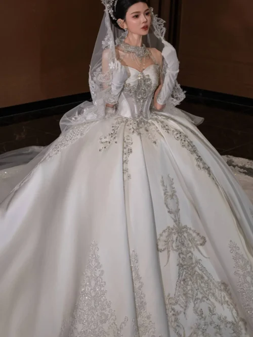 Timeless Ivory Wedding Dress Ball Gown Square Neck Satin Wedding Dress Minimalist Embroidery Royal Bridal Gown