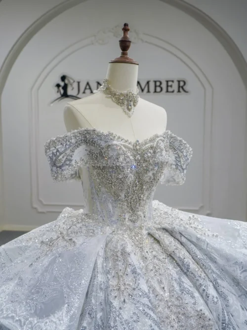 Elegant Ivory Wedding Dress Ball Gown V Neck Long Sleeve Wedding Dress Beaded Satin Formal Bridal Gown