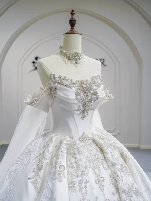 Majestic Ivory Wedding Dress Ball Gown Off Shoulder Satin Wedding Dress Lace Embroidery Classic Bridal Gown