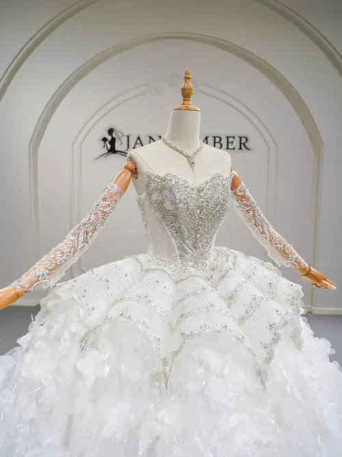 Graceful Ivory Wedding Dress Ball Gown Square Neck Satin Wedding Dress Minimalist Beaded Regal Bridal Gown