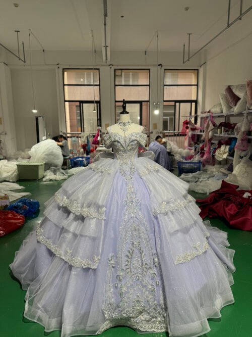 Luxury Lavender Quinceanera Dress Tiered Ruffle Gown Beaded Embroidery Lace Quinceanera Dress Sparkly Ball Gown Sweet 16 Dress