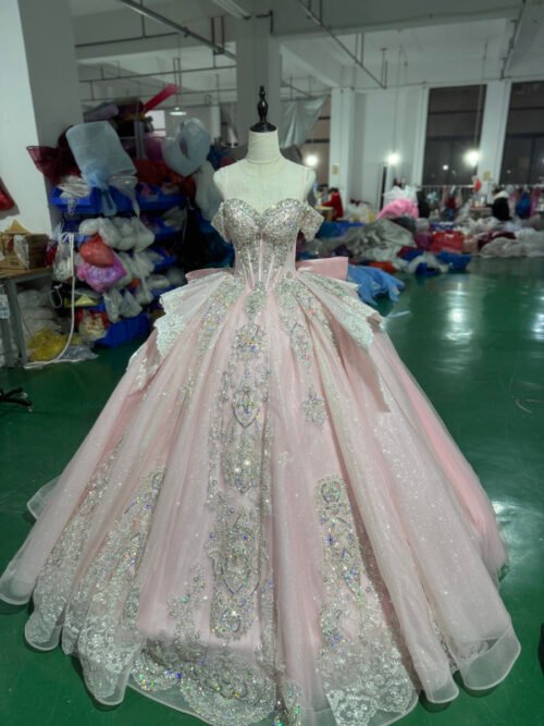 Dreamy Rose Pink Quinceanera Dress Cold Shoulder 3D Floral Lace Quinceanera Dress Glittering Tulle Ball Gown Shimmering Sweet 16 Gown